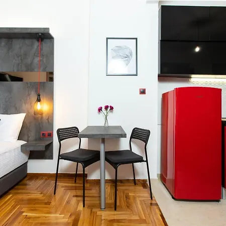 Downtown Luxury Boutique : The Red