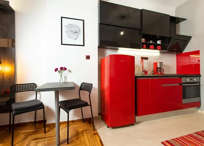 Downtown Luxury Boutique : The Red * سالونيك