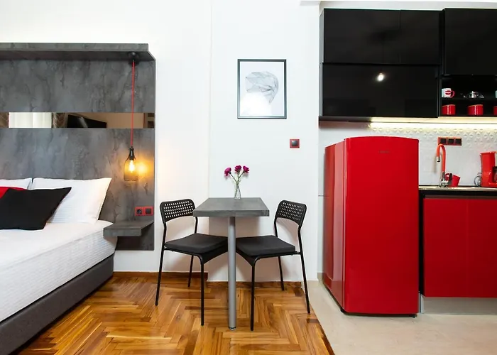 Downtown Luxury Boutique : The Red