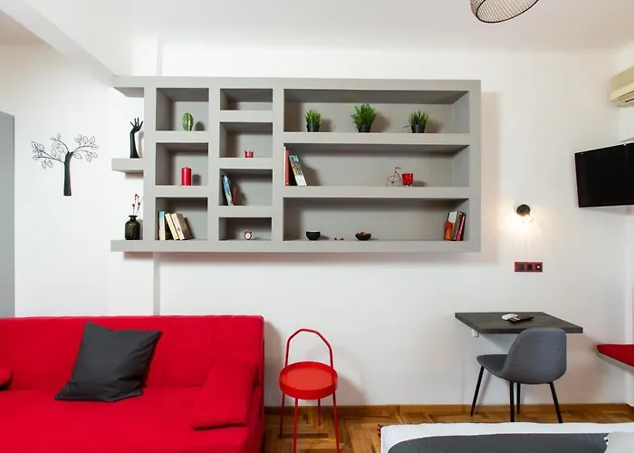 Downtown Luxury Boutique : The Red