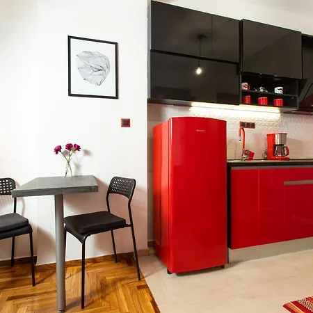 Downtown Luxury Boutique : The Red * Szaloniki