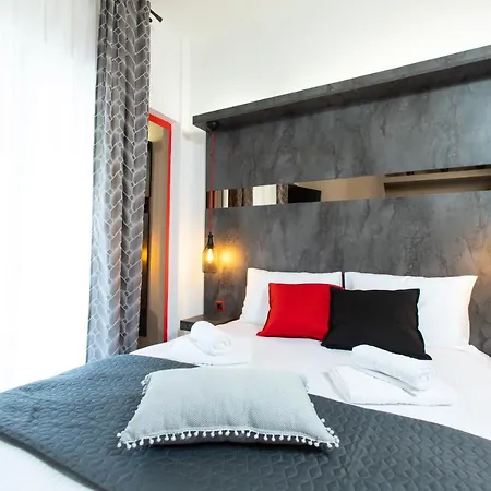 Downtown Luxury Boutique : The Red Apartman